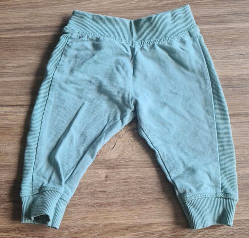 Broekje maat 68, Kinderen en Baby's, Babykleding | Maat 68, Gebruikt, Jongetje of Meisje, Broekje, Ophalen of Verzenden
