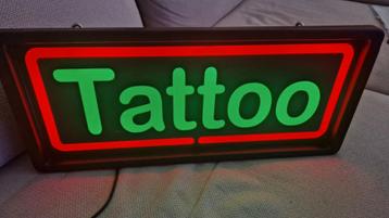 TATTOO LICHTBAKJE  46.5 X 20X 9.  beschikbaar voor biedingen