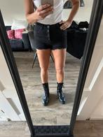 Super leuk spijkerbroekje van Nikkie, maat 28, ZGAN!, Kleding | Dames, Zwart, Ophalen of Verzenden, Zo goed als nieuw, Nikkie