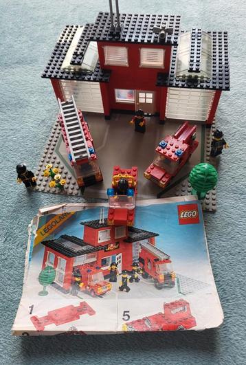 Lego brandweer kazerne met voertuigen (set 6382) + bouw boek beschikbaar voor biedingen