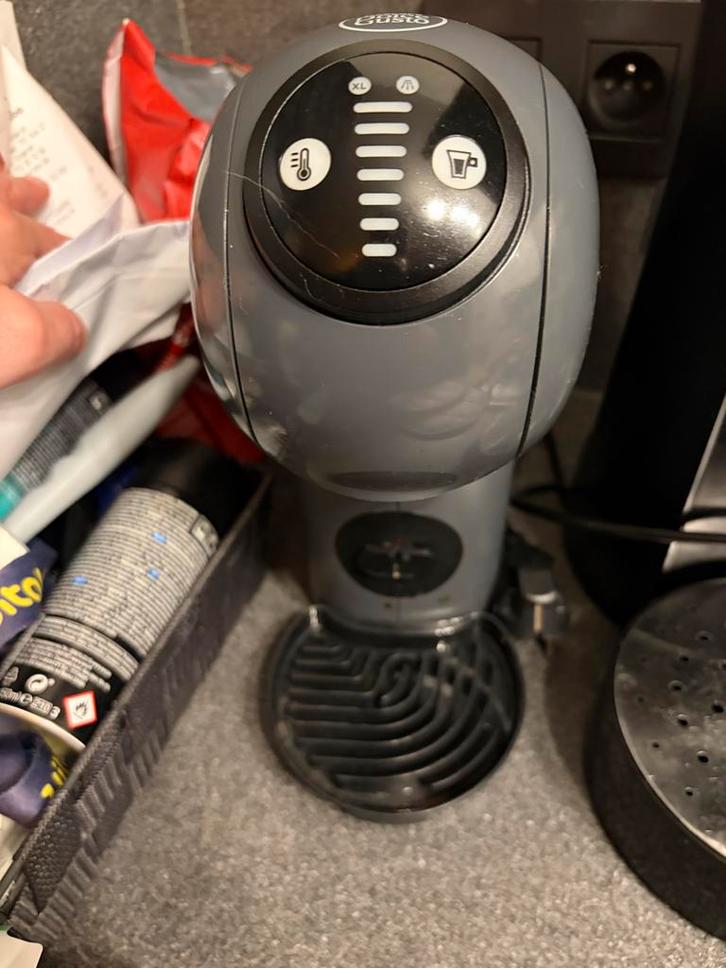 KRUPS Dolce Gusto Genio S - Compacte Koffiemachine, Witgoed en Apparatuur, Koffiezetapparaten, Zo goed als nieuw, Koffiepads en cups