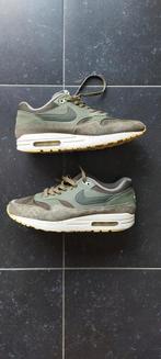 Te koop: Nike Air Max 1 Olive maat 43, Kleding | Heren, Schoenen, Ophalen, Overige kleuren, Nike, Sneakers of Gympen