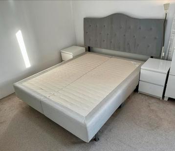 IKEA Boxspring + Hoofdbord + GRATIS Topmatras beschikbaar voor biedingen