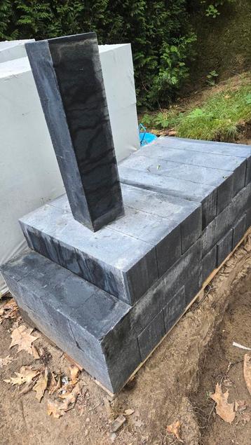 Stapelblok 15x15x60 Antraciet beton beschikbaar voor biedingen