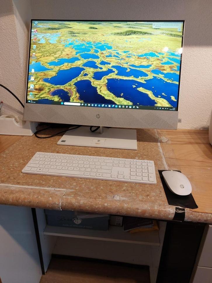 All in One 27"   HP Pavilion    D0001ND, Computers en Software, Desktop Pc's, Zo goed als nieuw, 2 tot 3 Ghz, SSD, 8 GB, Ophalen of Verzenden