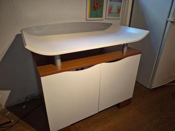Commode beschikbaar voor biedingen