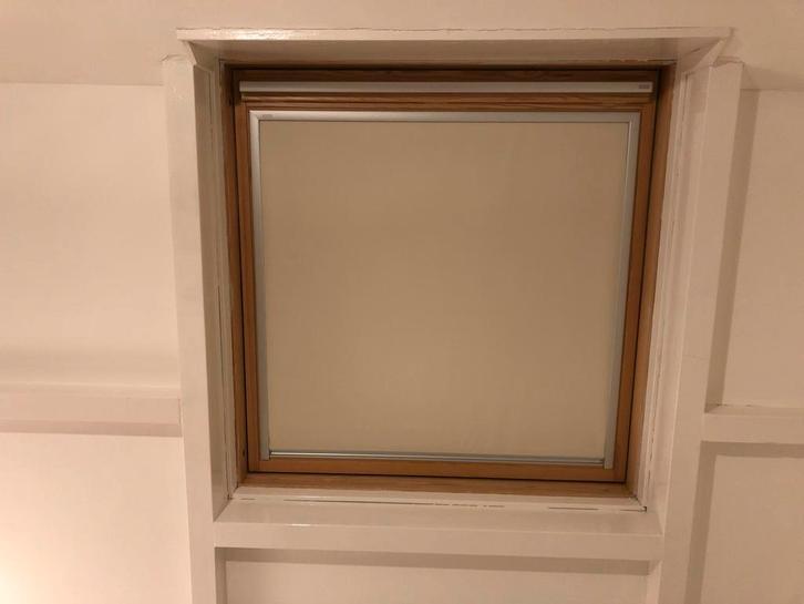 2x Velux Dakraam Rolgordijn Beige - 1085S - S06/606, Huis en Inrichting, Stoffering | Gordijnen en Lamellen, Zo goed als nieuw