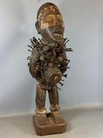 250963 Groot Afrikaans Fetisch Nkisi Nkondi beeld uit Congo., Antiek en Kunst, Ophalen of Verzenden