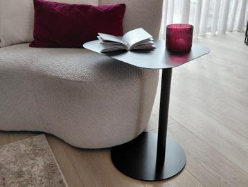 Woood bijzettafel  beschikbaar voor biedingen