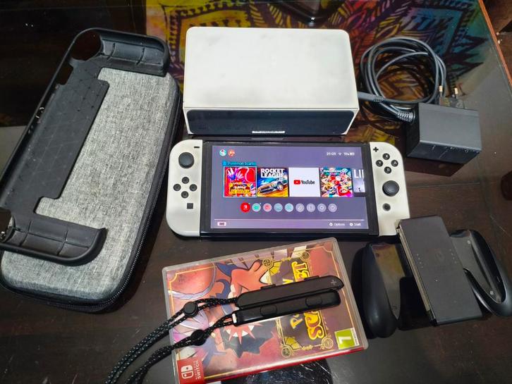 Nintendo Switch Oled wit, Spelcomputers en Games, Spelcomputers | Nintendo Switch, Gebruikt, Switch OLED, Zonder controller, Met games