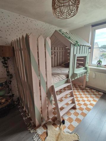 Half hoogslaper huisje bed. beschikbaar voor biedingen