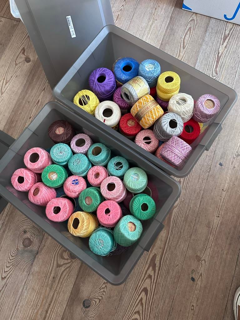 Grote partij garens in diverse kleuren, Hobby en Vrije tijd, Breien en Haken, Ophalen of Verzenden, Zo goed als nieuw, Breien of Haken