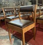 400 stevige houten stoelen met kunstlederen bekleding, Ophalen, Bruin, Hout, Zo goed als nieuw