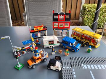 Lego straathoek 7641 - 60117 - 60054 en wegenplaten  beschikbaar voor biedingen