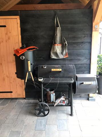 BBQ smoker met rookkamer