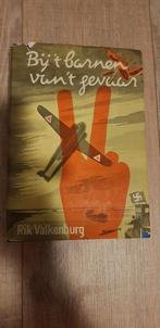 Rik Valkenburg/Bij 't barnen van 't gevaar, Boeken, Oorlog en Militair, Tweede Wereldoorlog, Ophalen of Verzenden, Zo goed als nieuw