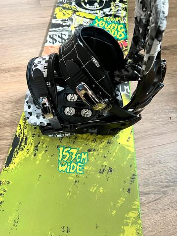 Forum Youngblood 157W Snowboard + Forum Bindingen beschikbaar voor biedingen
