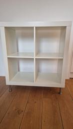 Expedit (Kallax) kast 2x2 met poten, wit, Ophalen, Met plank(en), Kunststof, Gebruikt