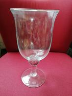 Kelk op voet/glazen vaas op voet/decoratief, Huis en Inrichting, Woonaccessoires | Vazen, Overige kleuren, Ophalen of Verzenden