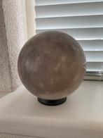 Prachtige edelsteen, grijs. Ongeveer 10 cm doorsnee, Ophalen of Verzenden, Mineraal