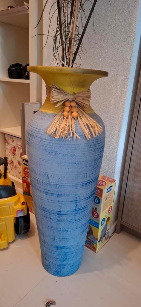 Grote Spaanse Vaas met Pluimen & Pauwveren, Huis en Inrichting, Woonaccessoires | Vazen, Gebruikt, Blauw, 75 cm of meer, Aardewerk of Porselein