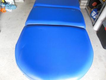 Massagetafel beschikbaar voor biedingen