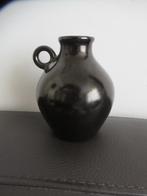 Erica Gronings aardewerk vaasje met oor, plateel, zwart, Ophalen of Verzenden