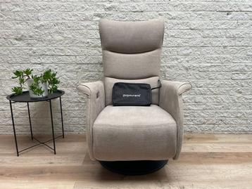 Nieuwstaat Prominent Wilson sta op stoel relax fauteuil ACCU beschikbaar voor biedingen