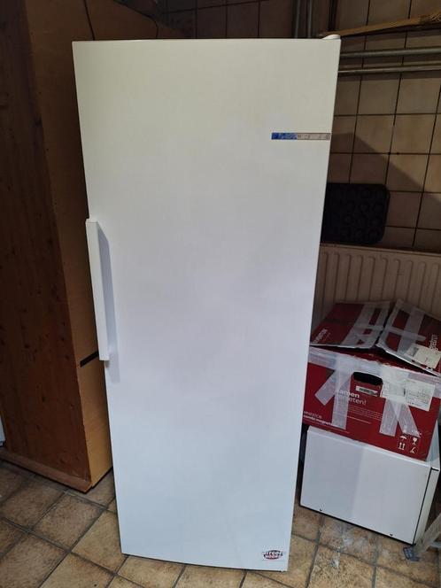 Bosch diepvrieskast no frost. zgan., Witgoed en Apparatuur, Koelkasten en IJskasten, Zo goed als nieuw, Met vriesvak, 200 liter of meer
