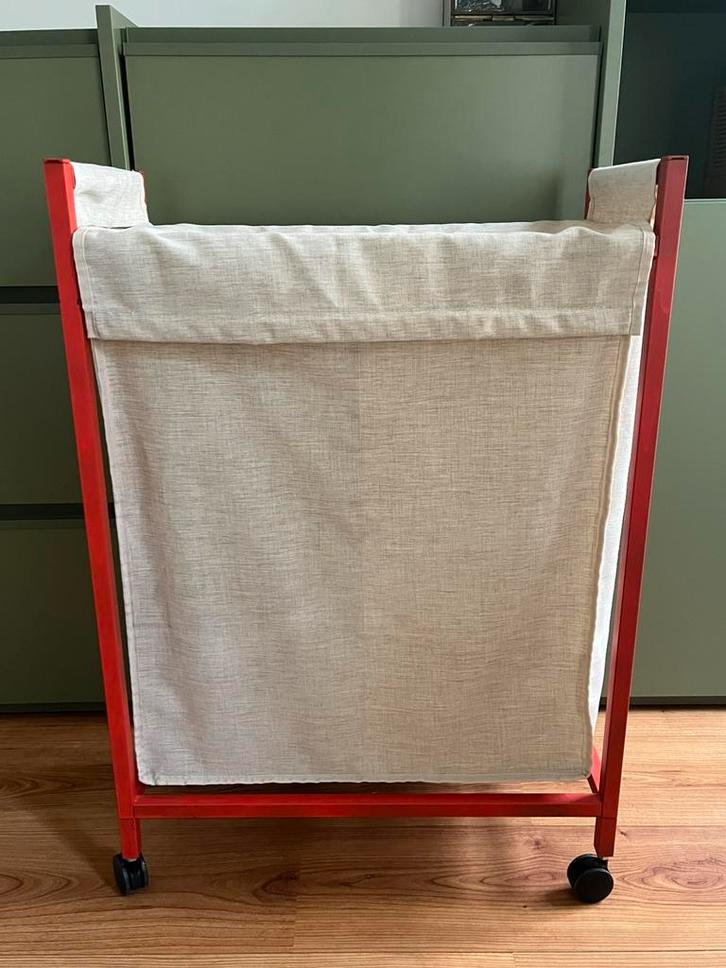 Waszak/wasmand beige op wielen IKEA ENHET, Huis en Inrichting, Badkamer | Badtextiel en Accessoires, Gebruikt, Overige typen, Beige