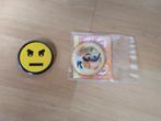 Twee nieuwe smiley emoticon buttons/speldjes., Nieuw, Ophalen of Verzenden, Overige onderwerpen