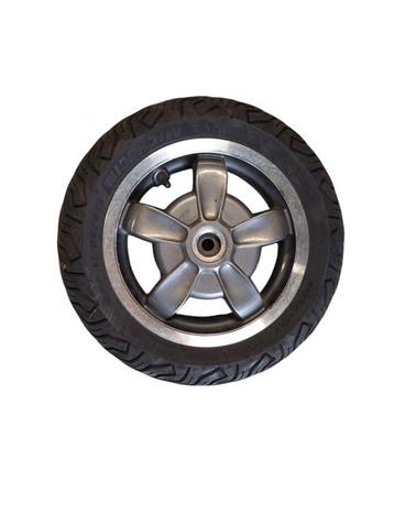 Achterband achtervelg origineel Vespa Primavera beschikbaar voor biedingen