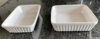 2 witte ovenschaaltjes, Huis en Inrichting, Keuken | Servies, Ophalen of Verzenden, Effen, Aardewerk, Schaal of Schalen