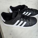 Adidas kinderschoen maat 35.5 zgan, Ophalen of Verzenden, Zo goed als nieuw