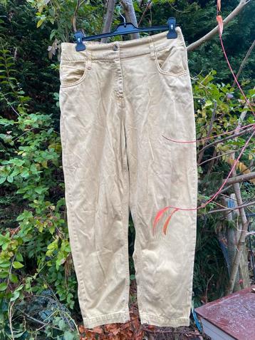 Leuke kort gedragen damesbroek SISSY BOY mt XL beschikbaar voor biedingen