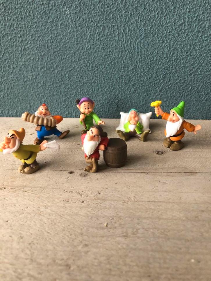 Disney Zeven Dwergen en andere poppetjes, Verzamelen, Diddl, Gebruikt, Beeldje of Figuurtje, Overige figuren, Verzenden