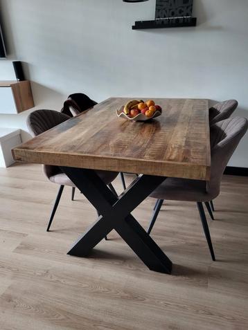 Eettafel teakhout beschikbaar voor biedingen