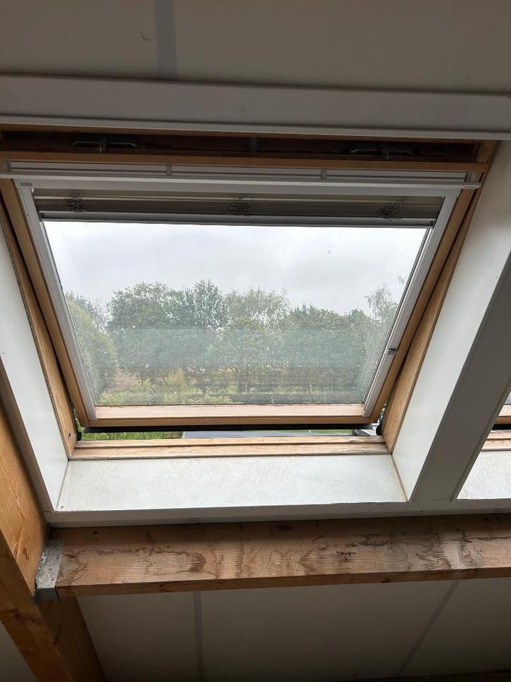 Velux dakramen GGL 606 3000 + jaloezieën, Doe-het-zelf en Verbouw, Glas en Ramen, Gebruikt, Dakraam, 80 tot 120 cm, 80 tot 120 cm
