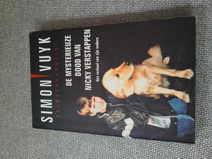 Simon Vuyk - De mysterieuze dood van Nicky Verstappen, Boeken, Detectives, Zo goed als nieuw, Ophalen of Verzenden