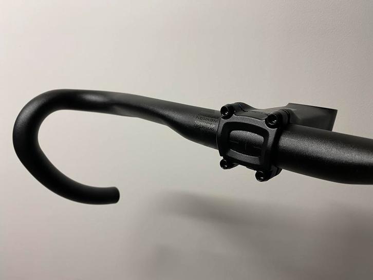 Newmen Stuur Evolution Wing Bar + Aero Stem w/ Cable Routing, Fietsen en Brommers, Fietsonderdelen, Zo goed als nieuw, Racefiets