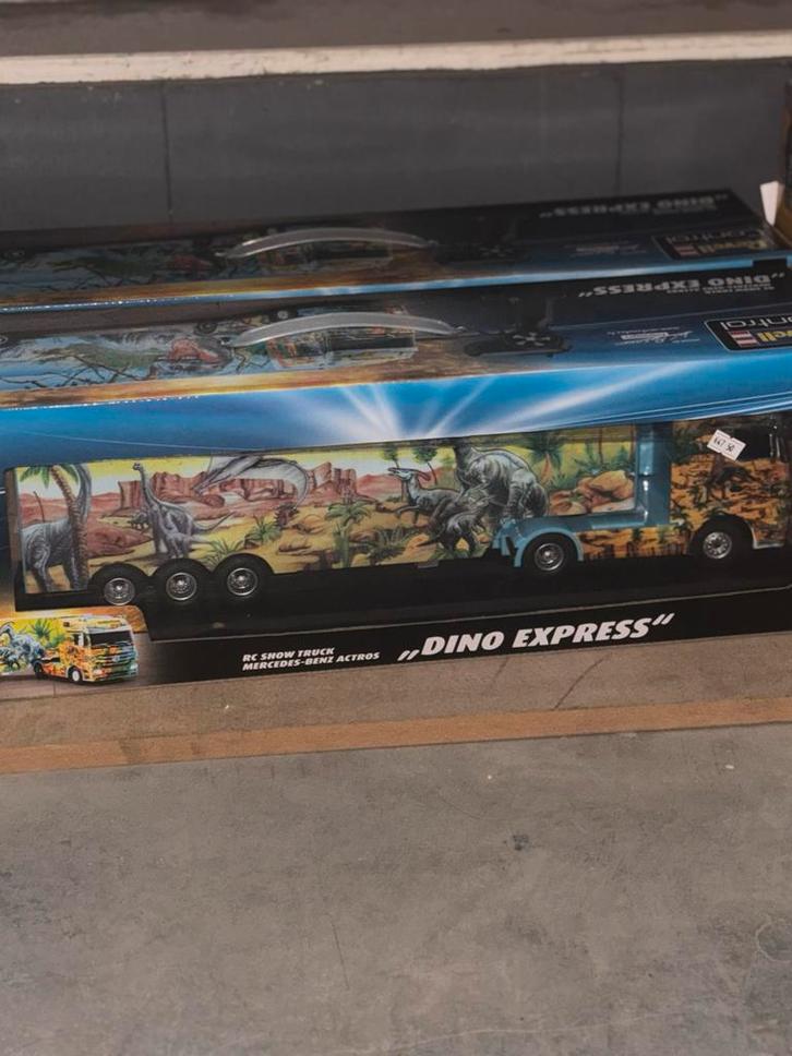 Bestuurbare dino truck van Revell, Hobby en Vrije tijd, Modelbouw | Auto's en Voertuigen, Nieuw, Truck, 1:32 tot 1:50, Overige merken