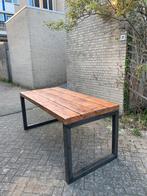 Moderne eettafel met stalen poten, Huis en Inrichting, Ophalen, 50 tot 100 cm, Zo goed als nieuw, 75 cm of meer