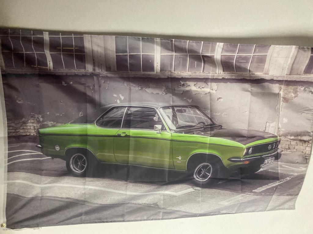 Vlaggen  met opel voor werkplaats en garage, Ophalen of Verzenden, Zo goed als nieuw, Auto's