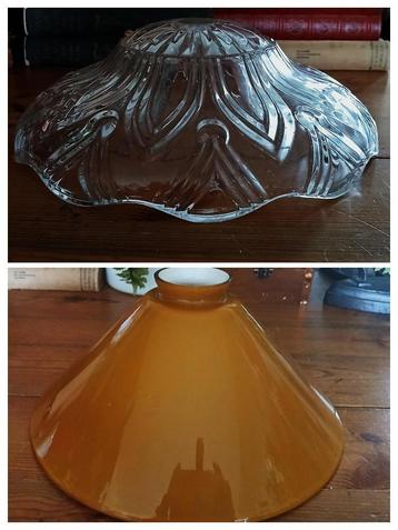 Grote zwaar glazen lampenkap helder gesneden glas en oker beschikbaar voor biedingen