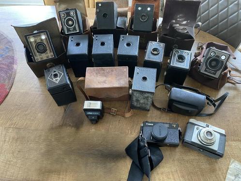 14 oude fotocamera's en 1 flitser, Audio, Tv en Foto, Fotocamera's Analoog, Gebruikt, Compact, Overige Merken, Ophalen of Verzenden