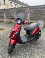 Piaggio Zip Brom CandyRed Full Option Led, Fietsen en Brommers, Scooters | Piaggio, Ophalen, Zo goed als nieuw, Benzine, Zip