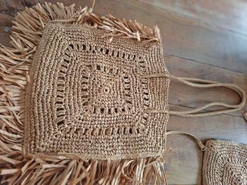 Nieuw rieten Tas met Franjes  40 x 40 cm met klein handtasje beschikbaar voor biedingen