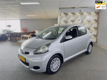 Toyota Aygo 1.0-12V Comfort Apk Nieuw,Airco,E-Ramen,N.A.P,5D beschikbaar voor biedingen
