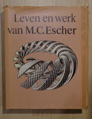 Leven en werk van M.C. Escher. beschikbaar voor biedingen
