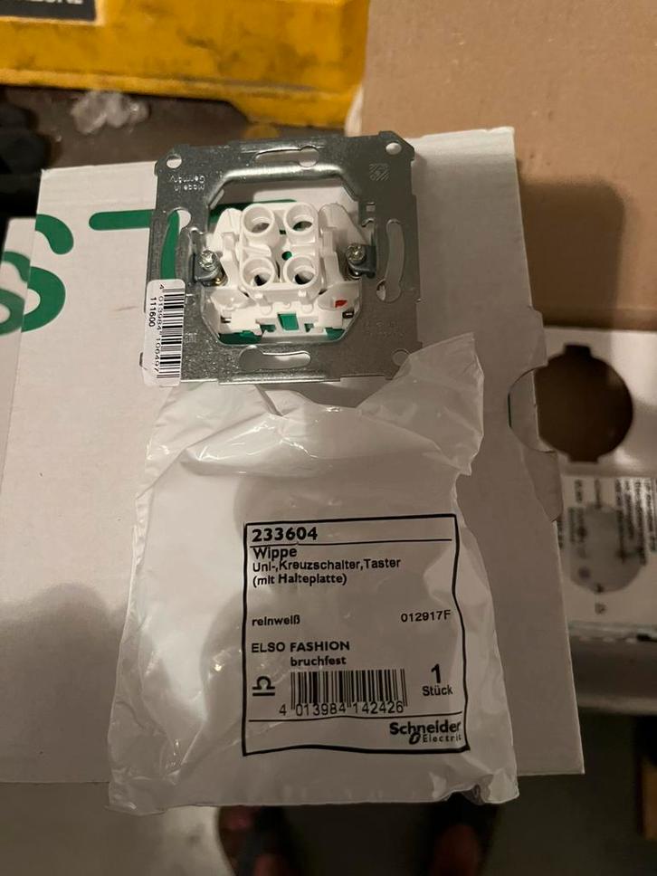 Stopcontacten nieuw, Doe-het-zelf en Verbouw, Elektra en Kabels, Zo goed als nieuw, Stopcontact, Ophalen of Verzenden